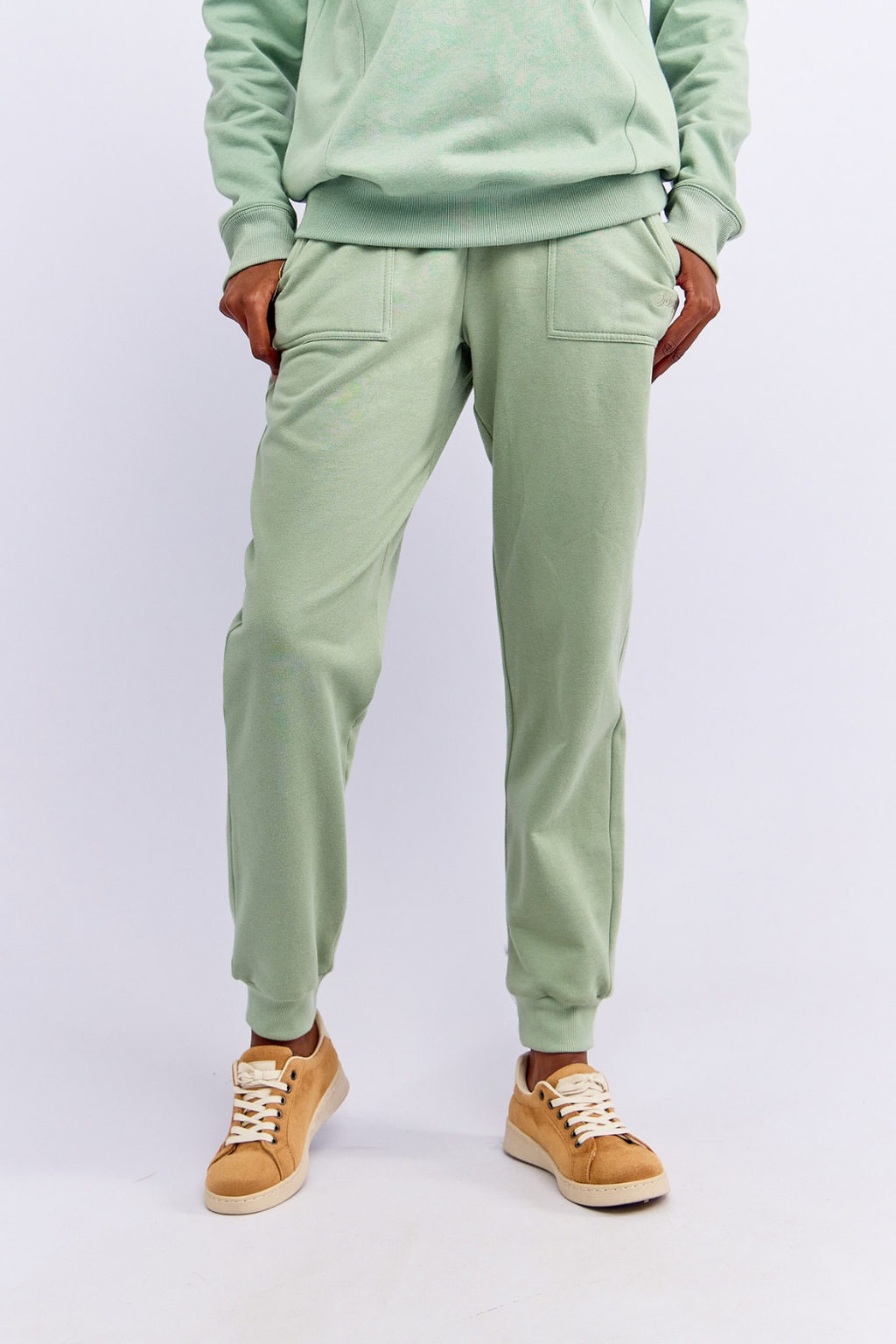 PATCH POCKET TRACKPANTS