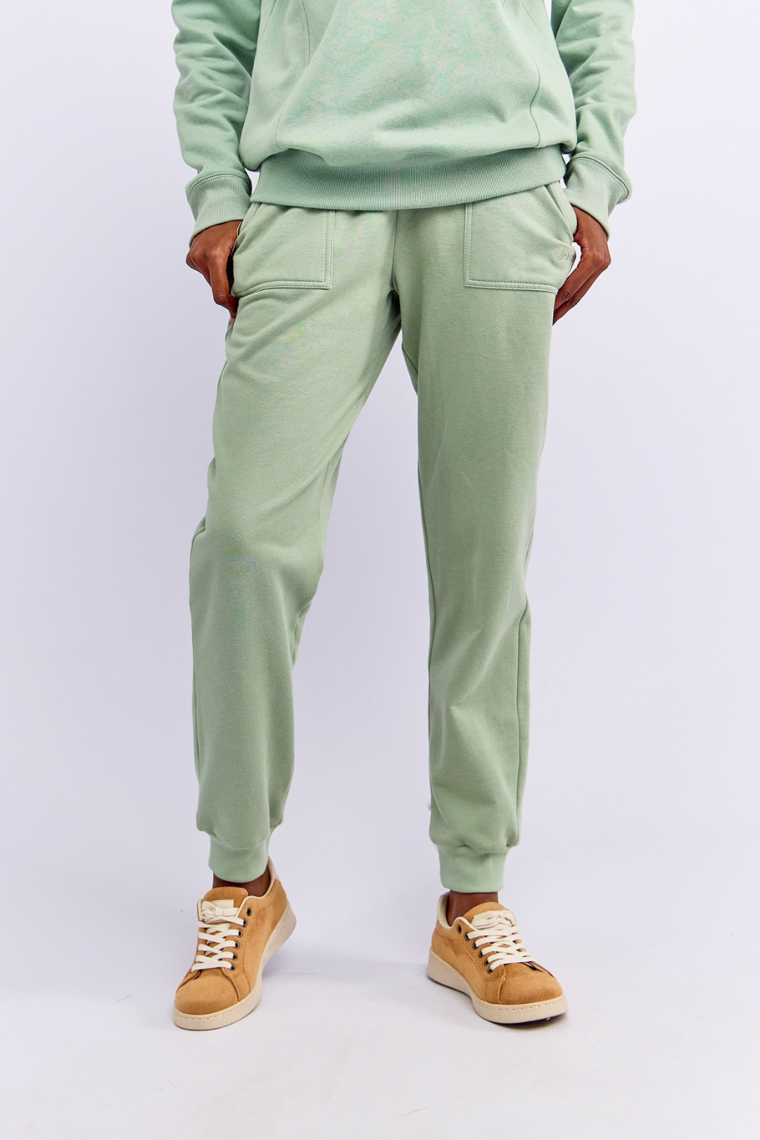 PATCH POCKET TRACKPANTS