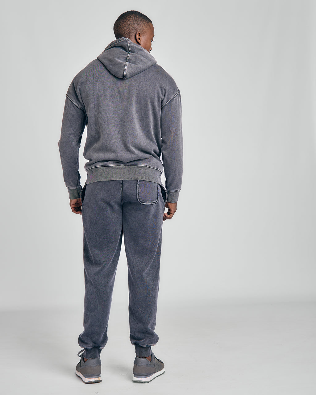 HOODED PIGMENT SWEATSHIRT