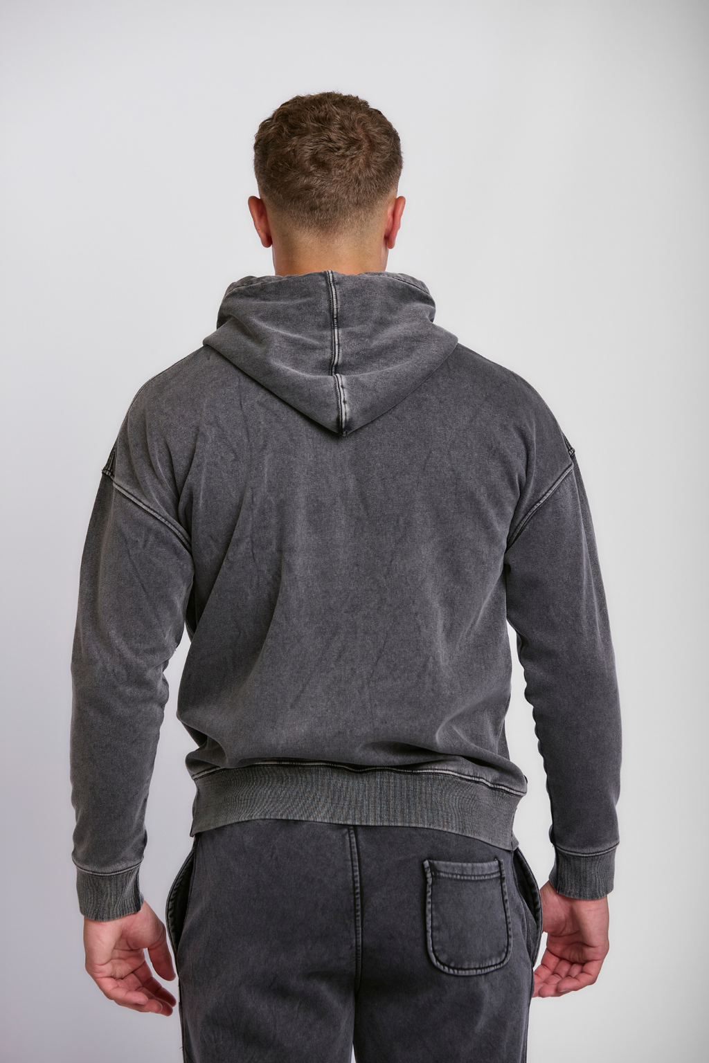 HOODED PIGMENT SWEATSHIRT