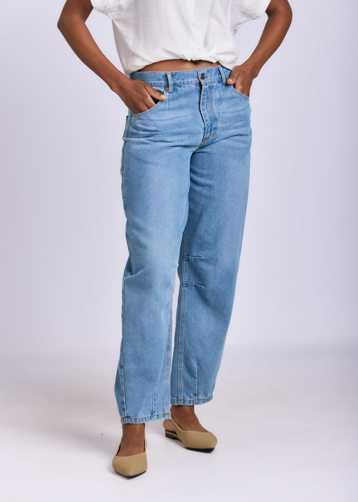 BARREL LEG DENIM JEANS