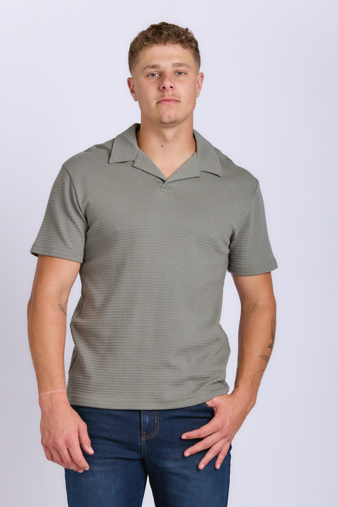 REVERE COLLAR GOLFER