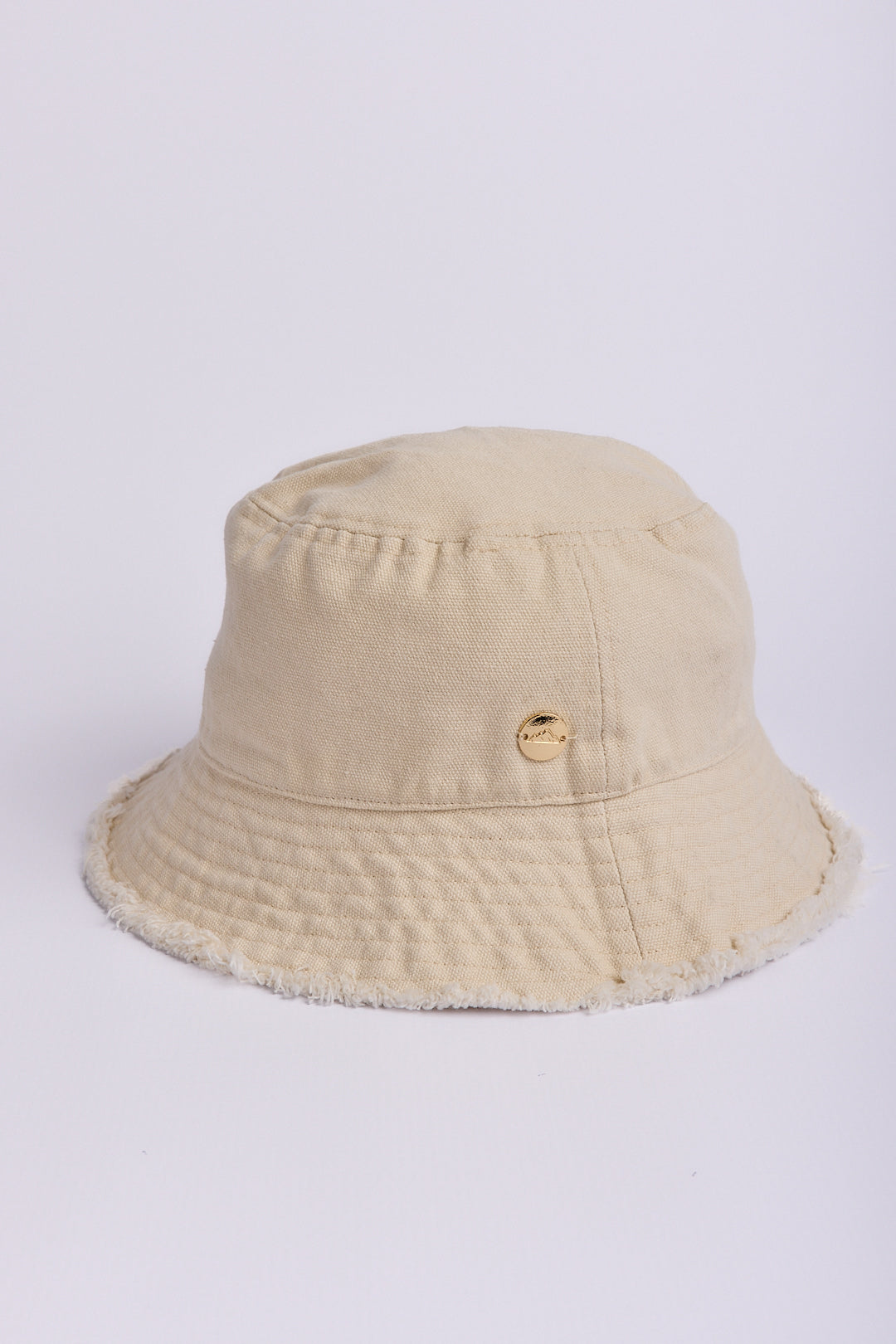 CANVAS BUCKET HAT WITH FRAYS