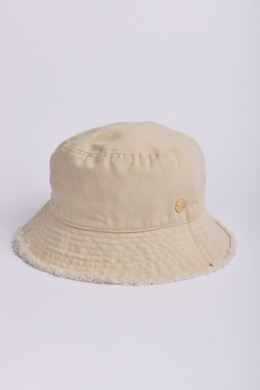 CANVAS BUCKET HAT WITH FRAYS