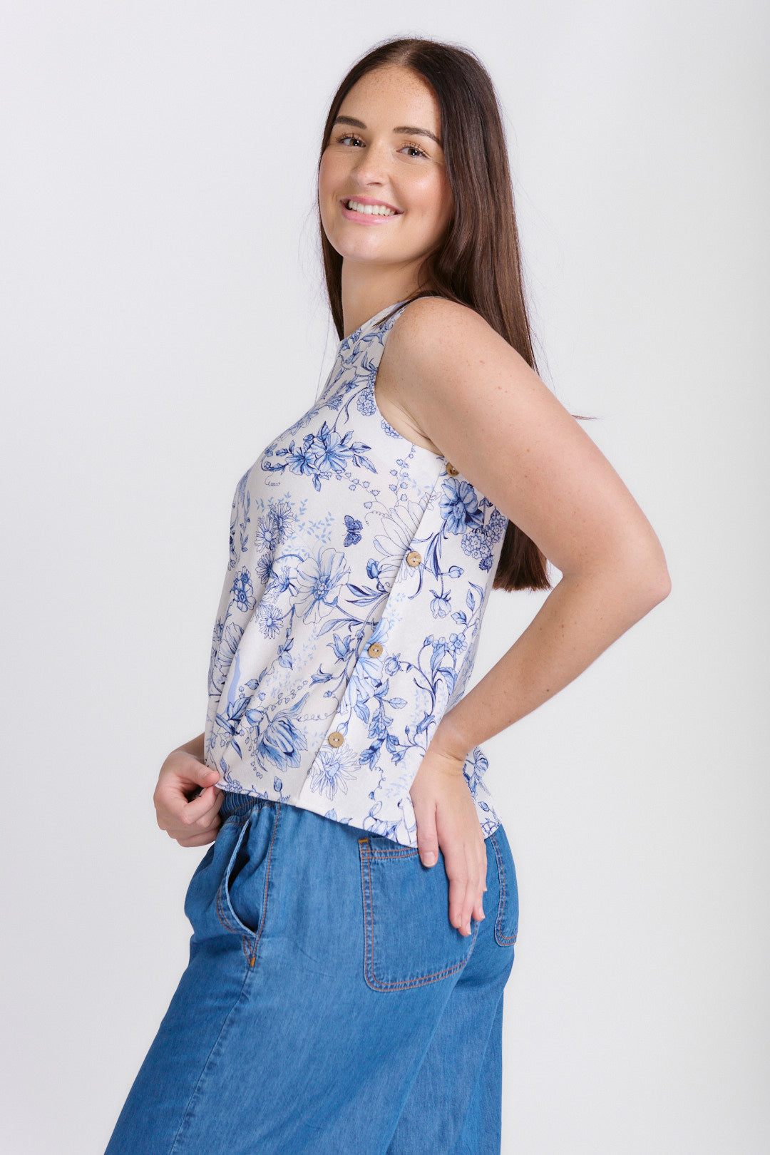 SIDE BUTTON LINEN TOP