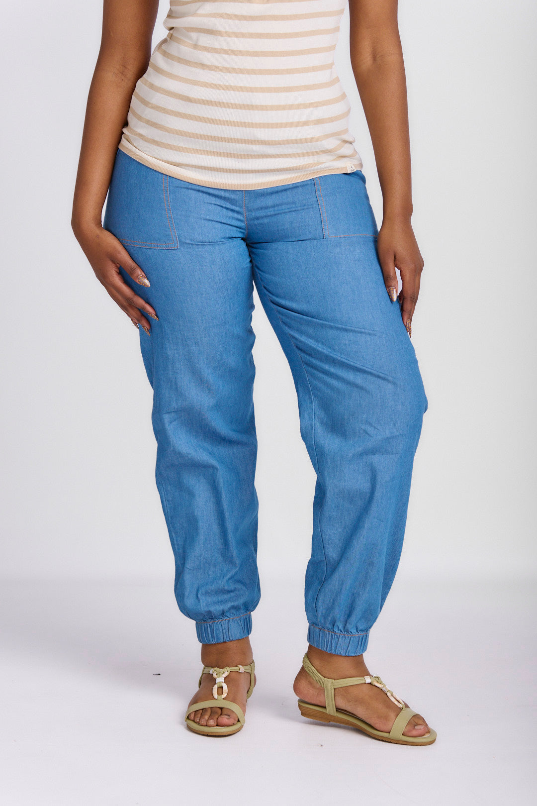 PATCH POCKET CHAMBRAY JOGGER