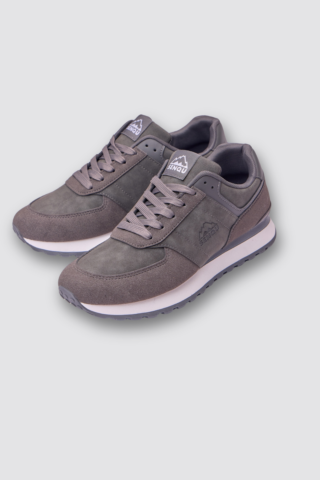 RETRO SNEAKER