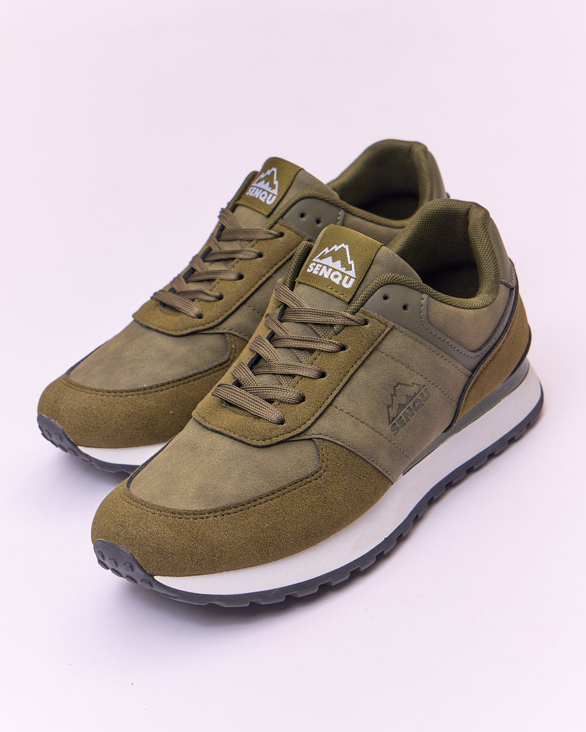 RETRO SNEAKER